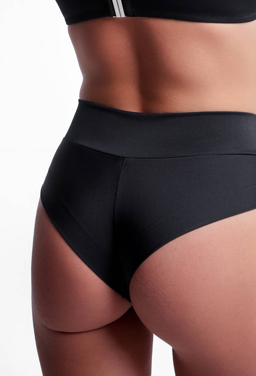 Hoch geschnittene Brasilianer-Badehose SF13/20/B | Schwarzes Bikini-Set