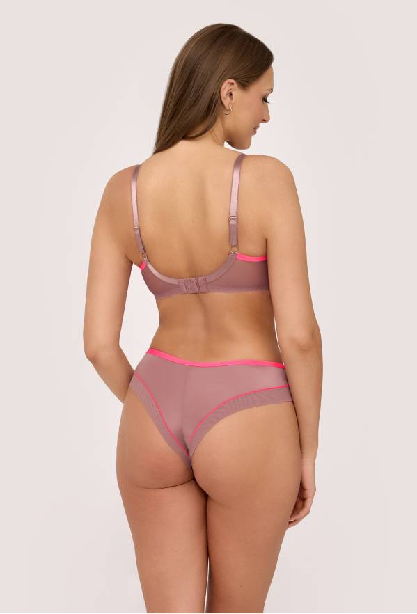 Brazilian AV 2218/B Mocha Rose