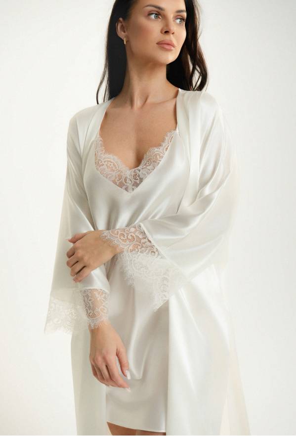 Robe 006/1 Whisper White